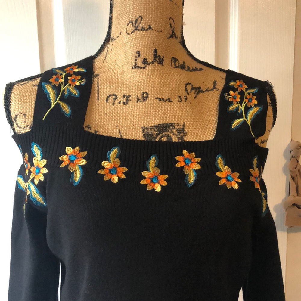 NWT INC International Concepts cold shoulder sweater L